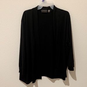 Black jacket. Marca: Avenue..